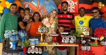 Gia đình Xuân Son ở Brazil hồi hộp chờ trận chung kết, cổ vũ tuyển Việt Nam