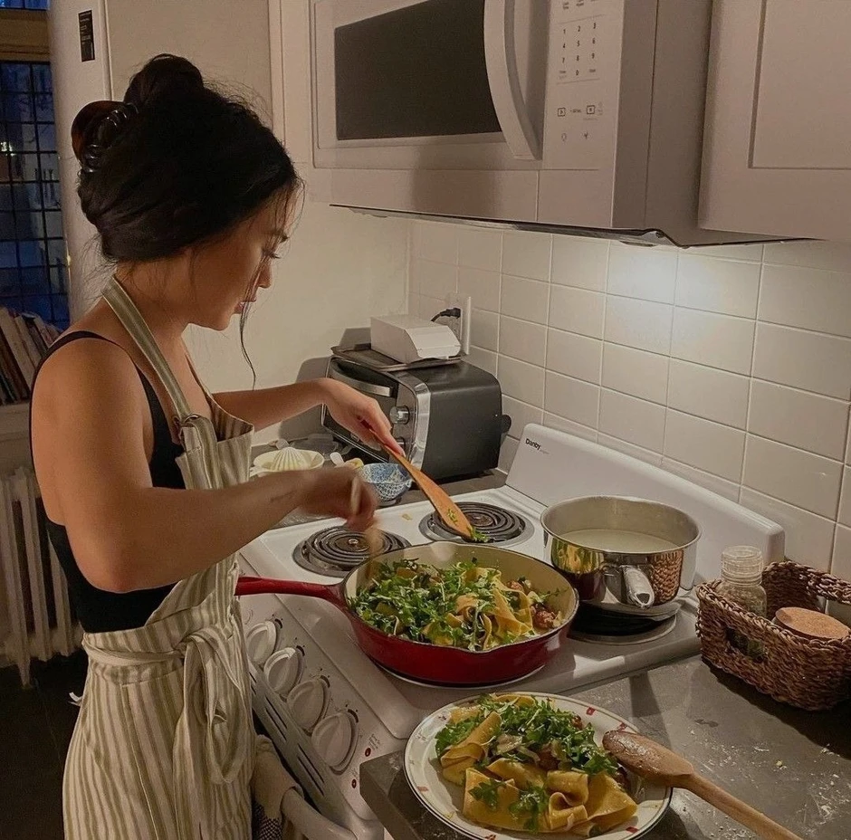 Giá xăng tăng, lương tôi giảm 10%: 7 cách vun vén chi tiêu cho gia đình 5 người giữa Hà Nội Giá xăng tăng, lương tôi giảm 10%: 7 cách vun vén chi tiêu cho gia đình 5 người giữa Hà Nội