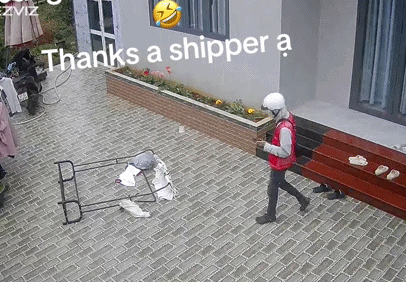 Giao hàng nhưng khách không có ở nhà, nam shipper bị chủ nhà cắt camera an ninh ra đăng khắp nơi Giao hàng nhưng khách không có ở nhà, nam shipper bị chủ nhà cắt camera an ninh ra đăng khắp nơi