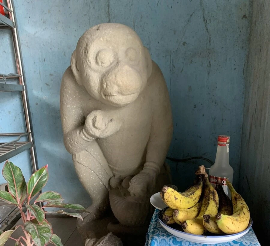 Giao nộp tượng thần khỉ vớt dưới biển, lão nông được thưởng gần 93 triệu đồng