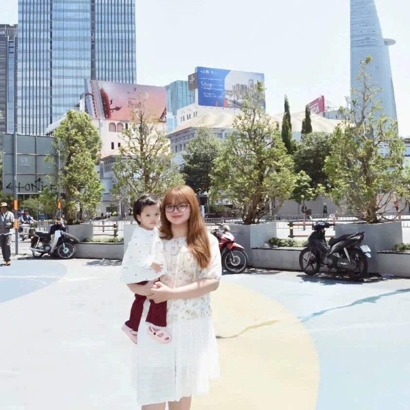 Giữa trưa nắng ở Lào Cai, hành động của cô gái đến từ TPHCM gây chú ý Giữa trưa nắng ở Lào Cai, hành động của cô gái đến từ TPHCM gây chú ý