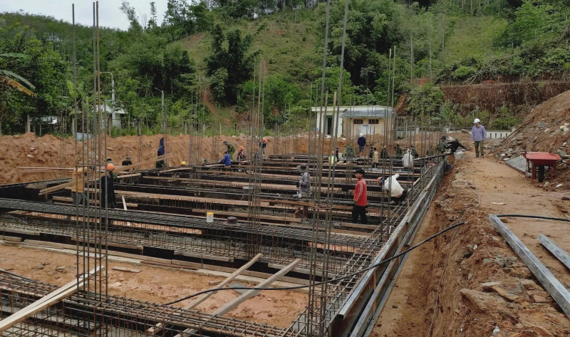 Gỡ nút thắt, dồn lực thi công các trường liên cấp ở vùng biên Đà Nẵng Gỡ nút thắt, dồn lực thi công các trường liên cấp ở vùng biên Đà Nẵng