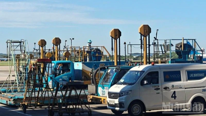 Gồng mình giữ nhịp khai thác, bảo đảm an toàn bay giữa cao điểm nắng nóng Gồng mình giữ nhịp khai thác, bảo đảm an toàn bay giữa cao điểm nắng nóng