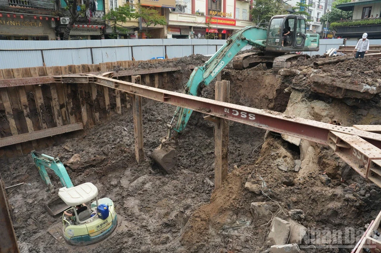 Hà Nội đẩy nhanh tiến độ xây bể điều tiết ngầm chống ngập khẩn cấp trước mùa mưa Hà Nội đẩy nhanh tiến độ xây bể điều tiết ngầm chống ngập khẩn cấp trước mùa mưa