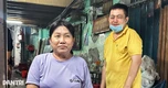 Hai người phụ nữ làm giúp việc rồi ở lại cưu mang "cậu chủ khờ"