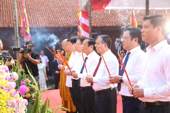 Hải Phòng: Tưởng niệm 584 năm ngày mất của Anh hùng dân tộc Nguyễn Trãi Hải Phòng: Tưởng niệm 584 năm ngày mất của Anh hùng dân tộc Nguyễn Trãi