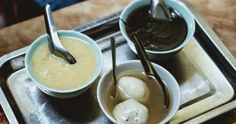 Hàng bánh trôi tàu bác Phạm Bằng mở lại giữa thời tiết se lạnh Hà Nội