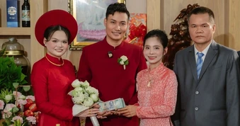 Hành động của mẹ kế trong đám cưới con gái chồng và lời phát biểu gây sốt