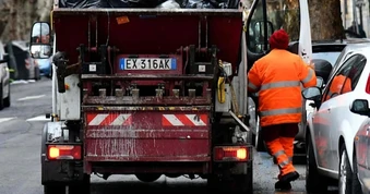 Hành trình tìm tấm vé số trúng thưởng 1 triệu euro bị vứt nhầm lên xe rác