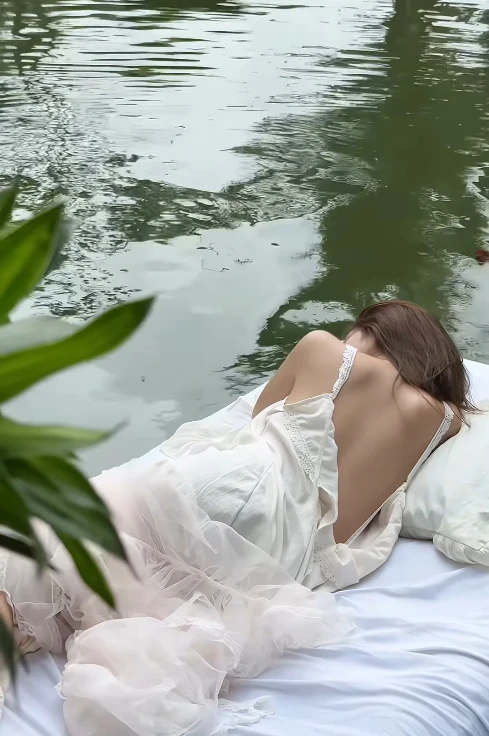 Hậu trường "tắm mưa" chụp ảnh của cô nàng hot girl xinh đẹp, thu hút cả triệu lượt xem chỉ trong nháy mắt Hậu trường "tắm mưa" chụp ảnh của cô nàng hot girl xinh đẹp, thu hút cả triệu lượt xem chỉ trong nháy mắt
