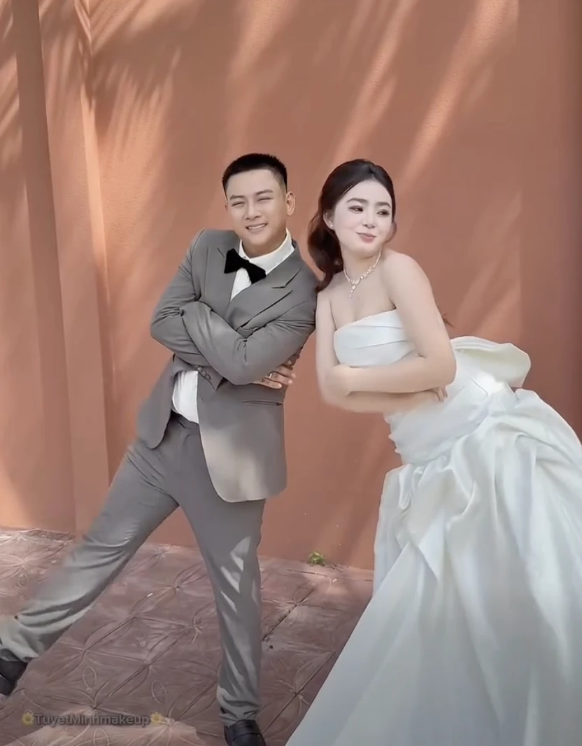 Hé lộ ngày cưới của Hoài Lâm và Ngọc Trinh