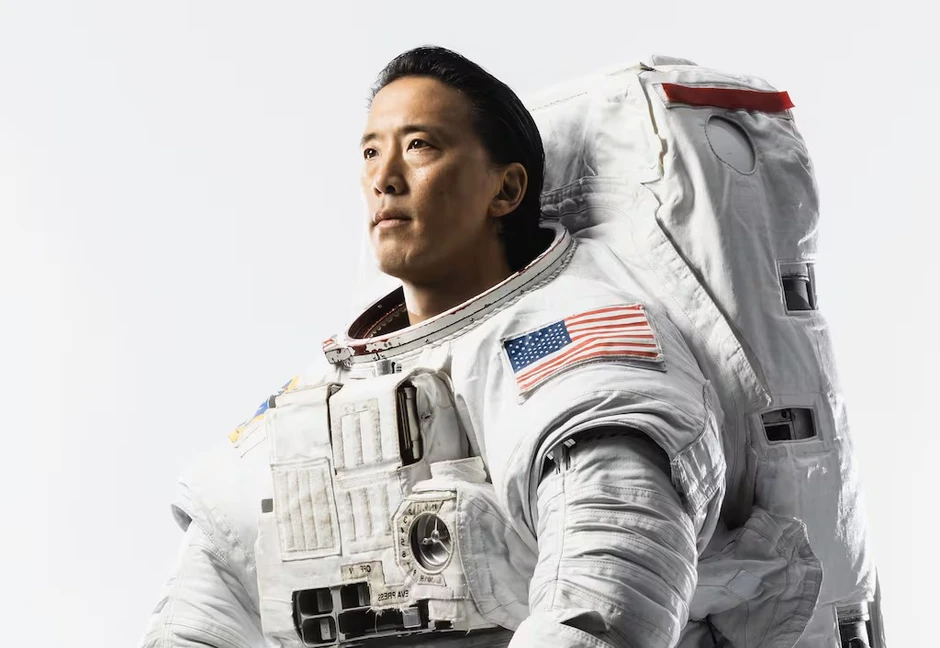 Hồ sơ ấn tượng của Jonny Kim: Navy SEAL, bác sĩ Harvard và phi hành gia NASA Hồ sơ ấn tượng của Jonny Kim: Navy SEAL, bác sĩ Harvard và phi hành gia NASA