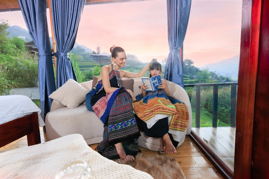 Hoa hậu thế giới đi chơi Sa Pa 1 tuần, đến Hà Nội ăn phở và uống trà đá Hoa hậu thế giới đi chơi Sa Pa 1 tuần, đến Hà Nội ăn phở và uống trà đá
