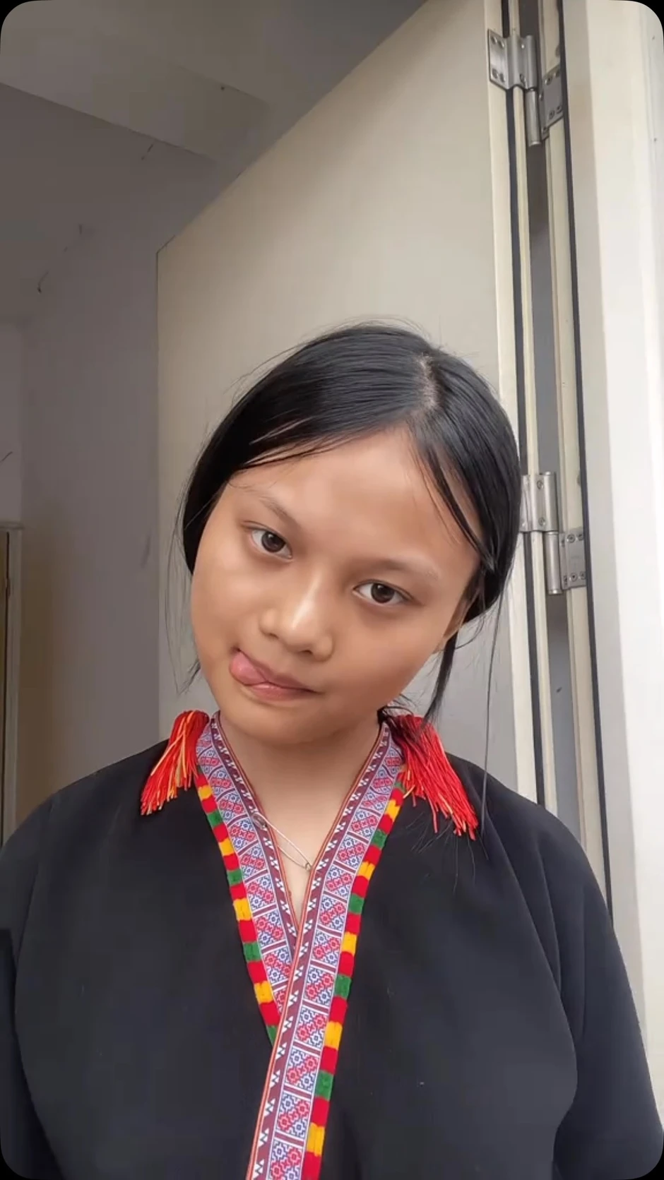 Hoa mắt với màn "lên đồ" cực slay của cô gái bản, mỗi lần biến hình là lại khiến CĐM ngỡ ngàng Hoa mắt với màn "lên đồ" cực slay của cô gái bản, mỗi lần biến hình là lại khiến CĐM ngỡ ngàng