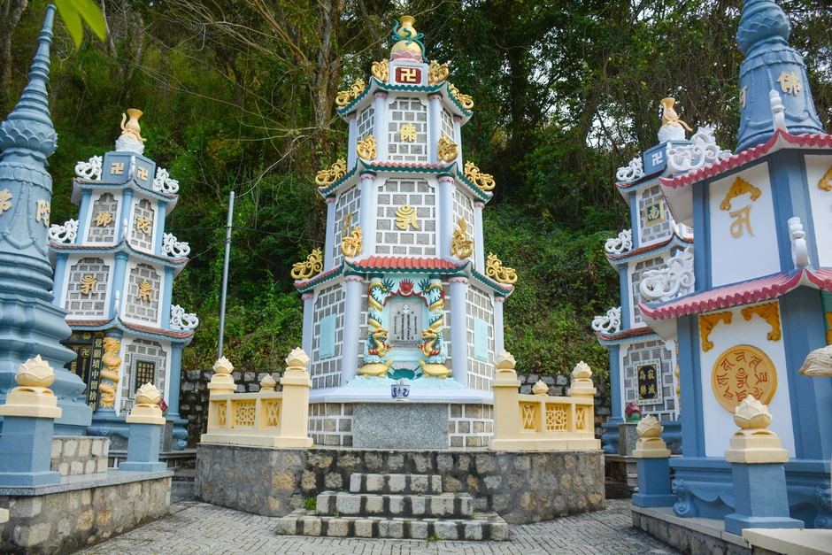 Hòa thượng Huệ Đăng 'lấy gió làm quạt' tĩnh tu thạch động Thiên Thai 121 năm trước Hòa thượng Huệ Đăng 'lấy gió làm quạt' tĩnh tu thạch động Thiên Thai 121 năm trước
