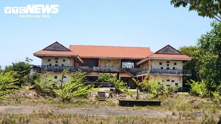 Hoang phế khu du lịch hơn 2 thập kỷ ‘ngốn’ hàng trăm hecta ‘đất vàng’ ven biển Hoang phế khu du lịch hơn 2 thập kỷ ‘ngốn’ hàng trăm hecta ‘đất vàng’ ven biển