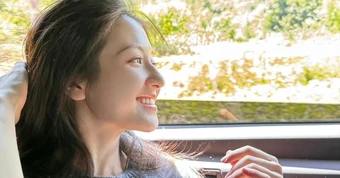 Hỏi mẹ: “Nếu cả đời này con độc thân thì sao?”, câu trả lời của người phụ nữ 65 tuổi khiến tôi bất ngờ