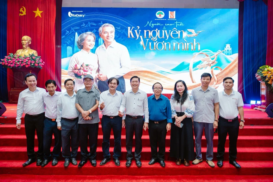 Hơn 1.400 người tham gia sự kiện “Người cao tuổi và Kỷ nguyên vươn mình” Hơn 1.400 người tham gia sự kiện “Người cao tuổi và Kỷ nguyên vươn mình”