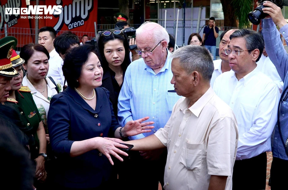 Hơn 30 năm giải mã dấu tích hố chôn liệt sĩ dưới lòng Công viên Lê Thị Riêng Hơn 30 năm giải mã dấu tích hố chôn liệt sĩ dưới lòng Công viên Lê Thị Riêng