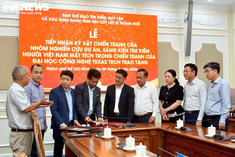 Hơn 30 năm giải mã dấu tích hố chôn liệt sĩ dưới lòng Công viên Lê Thị Riêng Hơn 30 năm giải mã dấu tích hố chôn liệt sĩ dưới lòng Công viên Lê Thị Riêng