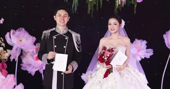 Hôn nhân của cặp đôi lệch tuổi vợ hơn chồng 9 tuổi ở Hà Nội