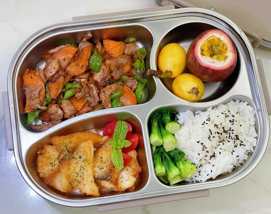 Hộp cơm của bà mẹ cho con trai cấp 2: Sự quan tâm yêu thương trong từng bữa ăn