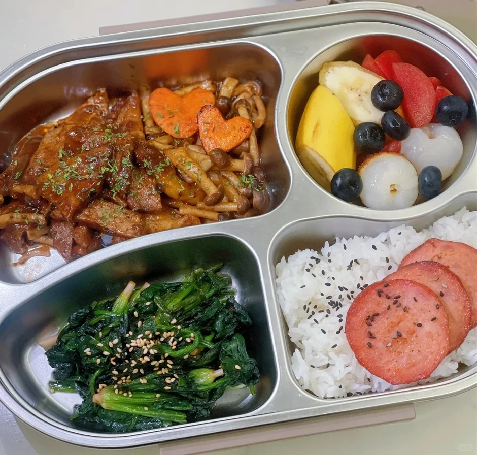 Hộp cơm của bà mẹ cho con trai cấp 2: Sự quan tâm yêu thương trong từng bữa ăn