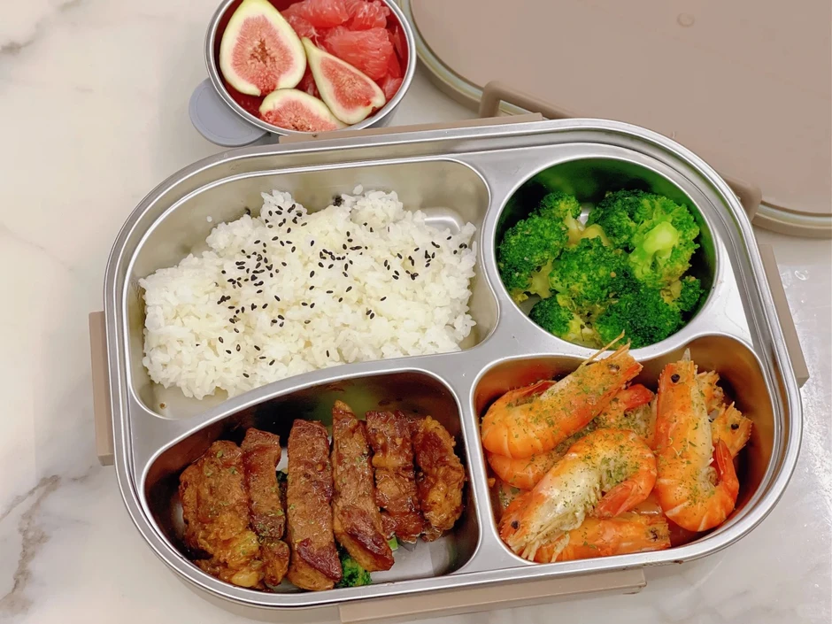 Hộp cơm của bà mẹ cho con trai cấp 2: Sự quan tâm yêu thương trong từng bữa ăn