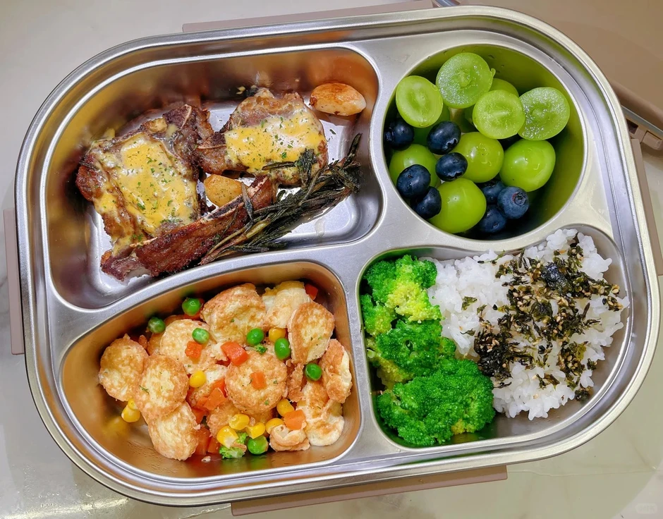 Hộp cơm của bà mẹ cho con trai cấp 2: Sự quan tâm yêu thương trong từng bữa ăn