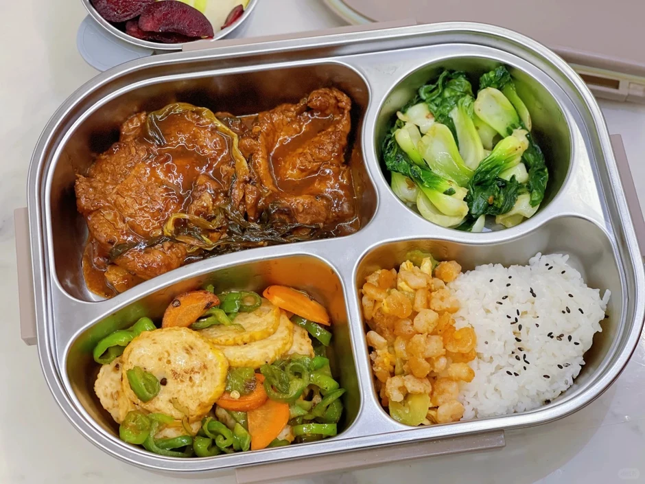 Hộp cơm của bà mẹ cho con trai cấp 2: Sự quan tâm yêu thương trong từng bữa ăn