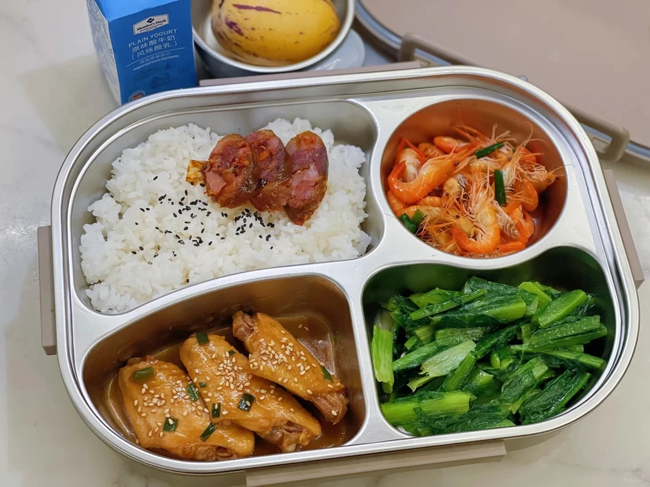 Hộp cơm của bà mẹ cho con trai cấp 2: Sự quan tâm yêu thương trong từng bữa ăn