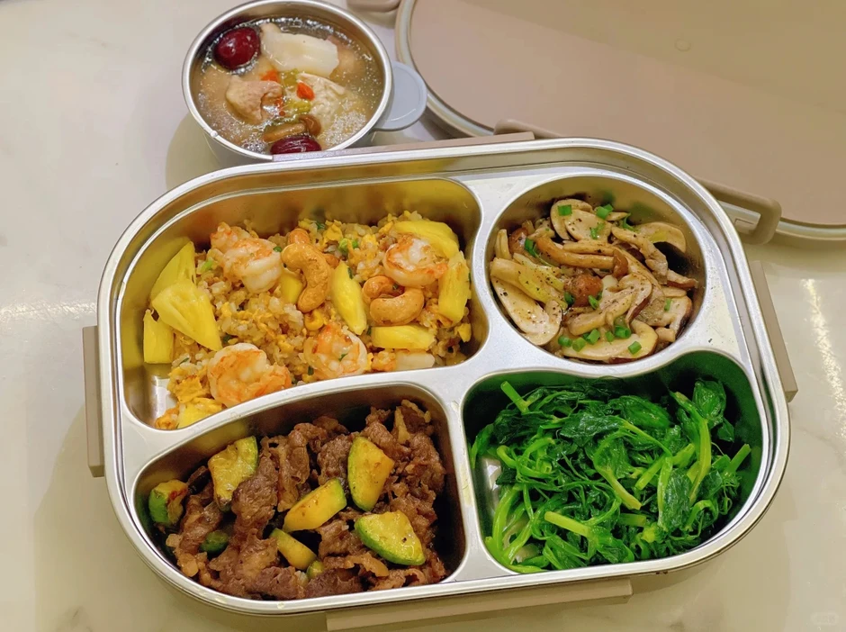 Hộp cơm của bà mẹ cho con trai cấp 2: Sự quan tâm yêu thương trong từng bữa ăn