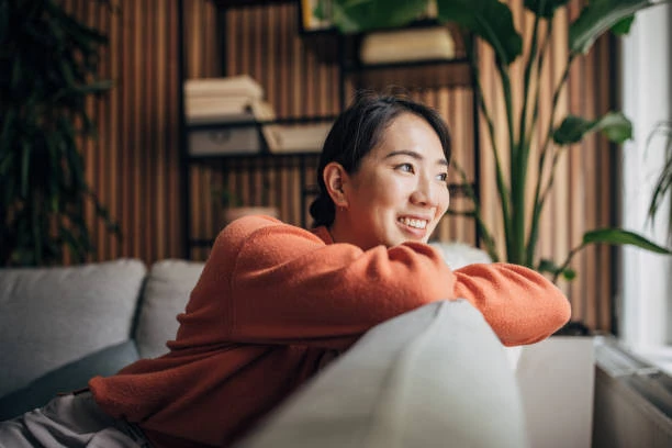 Họp lớp ở tuổi trung niên, tôi phát hiện không còn ai hỏi mức lương hay tài sản mà bắt đầu khoe 1 thứ "tiền không mua được" Họp lớp ở tuổi trung niên, tôi phát hiện không còn ai hỏi mức lương hay tài sản mà bắt đầu khoe 1 thứ "tiền không mua được"