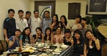 Họp lớp ở tuổi trung niên, tôi phát hiện không còn ai hỏi mức lương hay tài sản mà bắt đầu khoe 1 thứ "tiền không mua được"