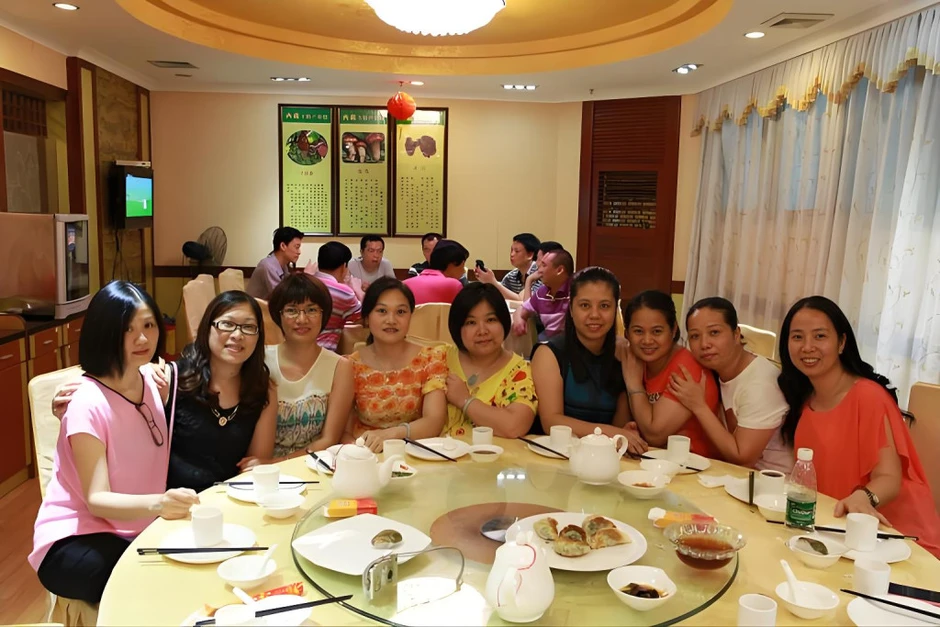 Họp lớp và câu chuyện thanh toán gây tranh cãi Họp lớp và câu chuyện thanh toán gây tranh cãi