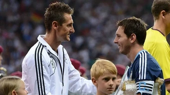 Huyền thoại World Cup tiết lộ cuộc gọi với Messi - Báo TinVina