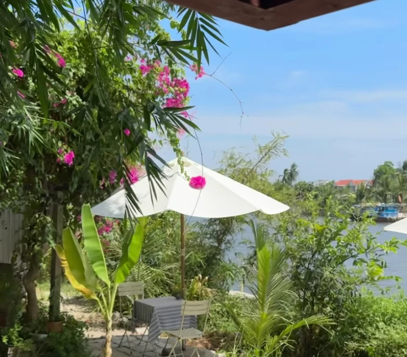 Khách phàn nàn quán cà phê nổi tiếng ở Hội An: Ảnh trên mạng lung linh, đến nơi mới ngã ngửa, nội quy hạn chế chụp ảnh gây tranh cãi