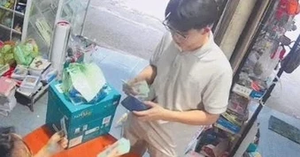 Khách Trung trả thừa gần 8 triệu đồng, hành động của chủ quán TPHCM gây sốt