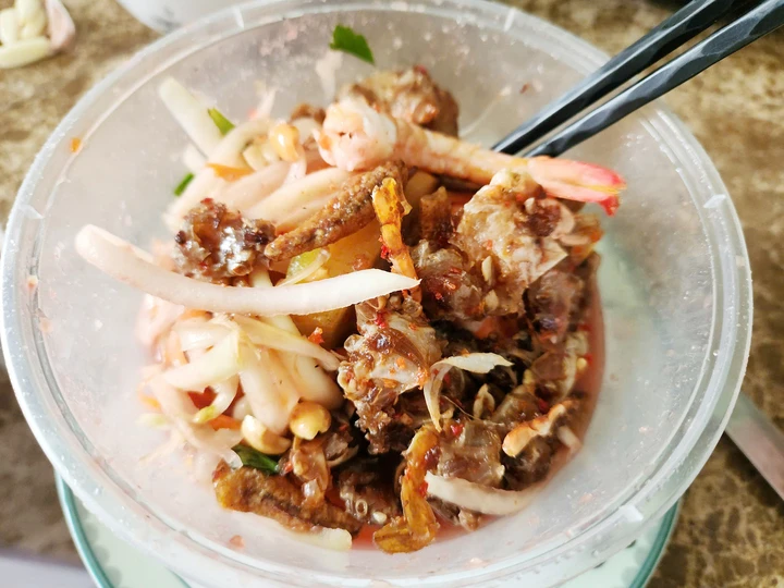 Khách xếp hàng dài mua gỏi Thái ở Cần Thơ Khách xếp hàng dài mua gỏi Thái ở Cần Thơ