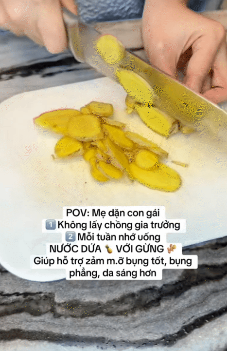 Không cần mỹ phẩm đắt tiền, mẹ U60 chỉ con gái uống loại nước này mỗi tuần: Giảm mỡ bụng, da sáng mịn thấy rõ Không cần mỹ phẩm đắt tiền, mẹ U60 chỉ con gái uống loại nước này mỗi tuần: Giảm mỡ bụng, da sáng mịn thấy rõ
