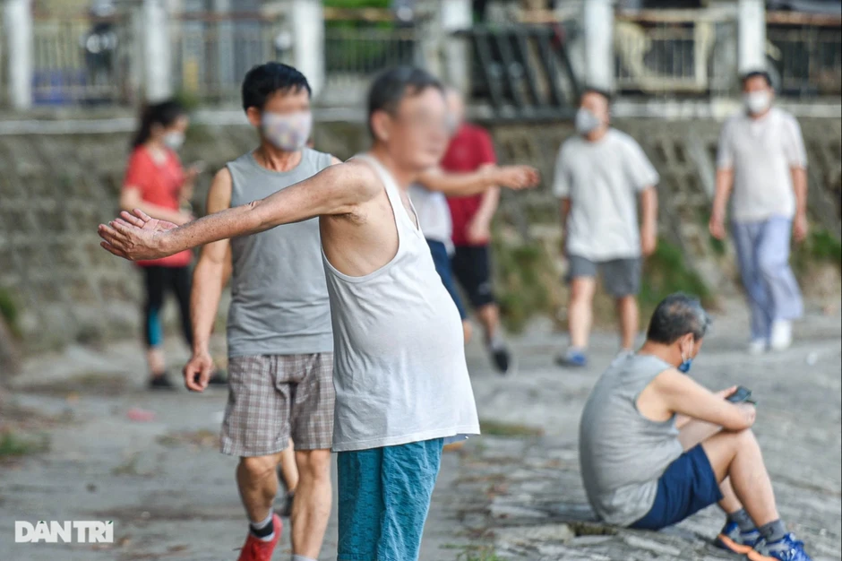 Không trông cháu, cụ bà 70 tuổi lên Hà Nội làm giúp việc lấy tiền dưỡng già