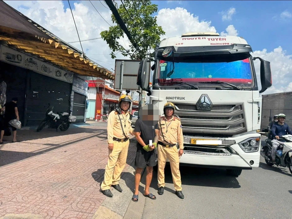 Kiểm tra xuyên đêm, CSGT TP.HCM phát hiện 5 lái xe dương tính ma túy