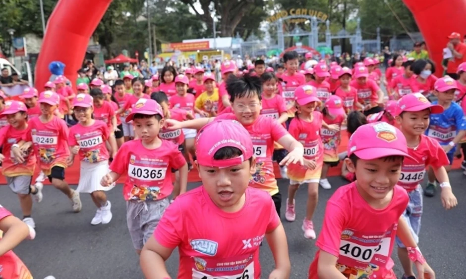 Kun Marathon trở lại với thông điệp 'bảo vệ muôn loài' Kun Marathon trở lại với thông điệp 'bảo vệ muôn loài'