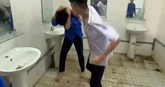 Làm rõ vụ nam sinh lớp 12 ở Lâm Đồng bị bạn học đánh gãy xương mũi