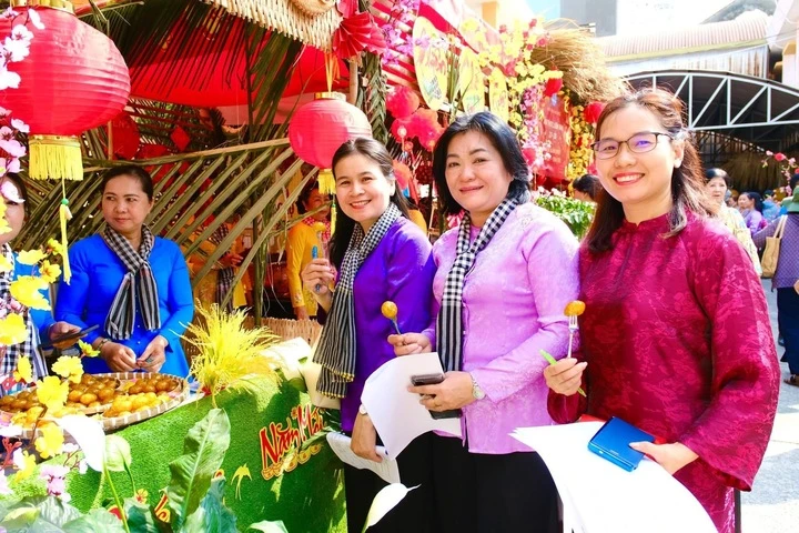 Lãnh đạo 'phường hạnh phúc' ở TP.HCM: 'Chúng tôi không tạo thêm một phong trào hay một danh hiệu' Lãnh đạo 'phường hạnh phúc' ở TP.HCM: 'Chúng tôi không tạo thêm một phong trào hay một danh hiệu'