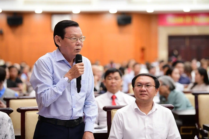 Lãnh đạo TP.HCM gặp gỡ, tuyên dương nhà báo, văn nghệ sĩ tiêu biểu đầu năm Lãnh đạo TP.HCM gặp gỡ, tuyên dương nhà báo, văn nghệ sĩ tiêu biểu đầu năm