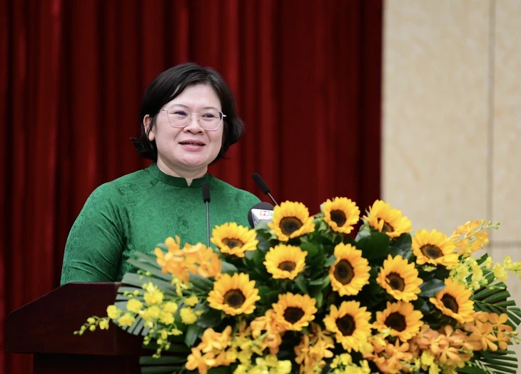 Lãnh đạo TP.HCM gặp gỡ, tuyên dương nhà báo, văn nghệ sĩ tiêu biểu đầu năm Lãnh đạo TP.HCM gặp gỡ, tuyên dương nhà báo, văn nghệ sĩ tiêu biểu đầu năm