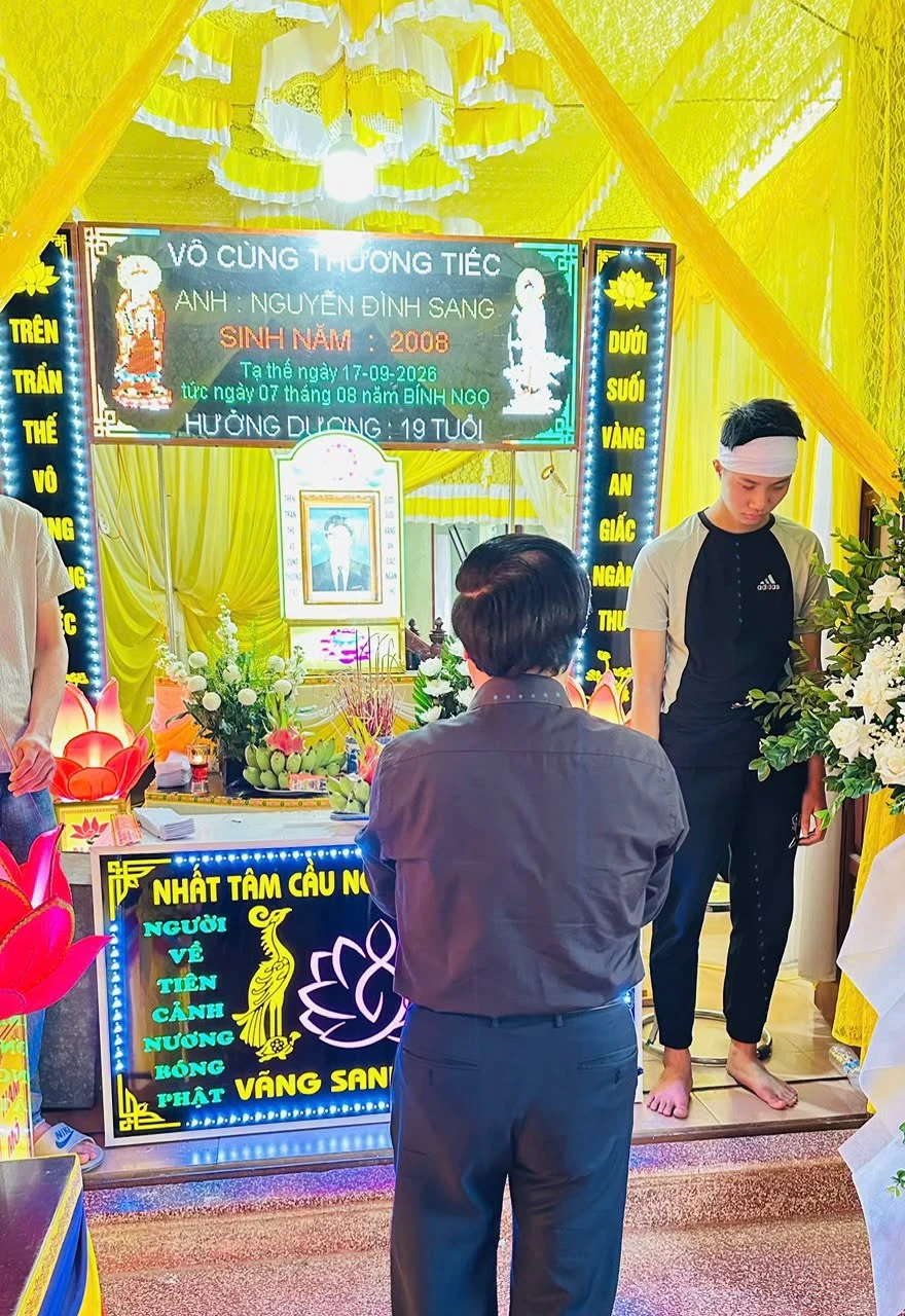 Lãnh đạo Trường ĐH Mỏ- Địa chất chia buồn với gia đình nam sinh bị nước cuốn Lãnh đạo Trường ĐH Mỏ- Địa chất chia buồn với gia đình nam sinh bị nước cuốn