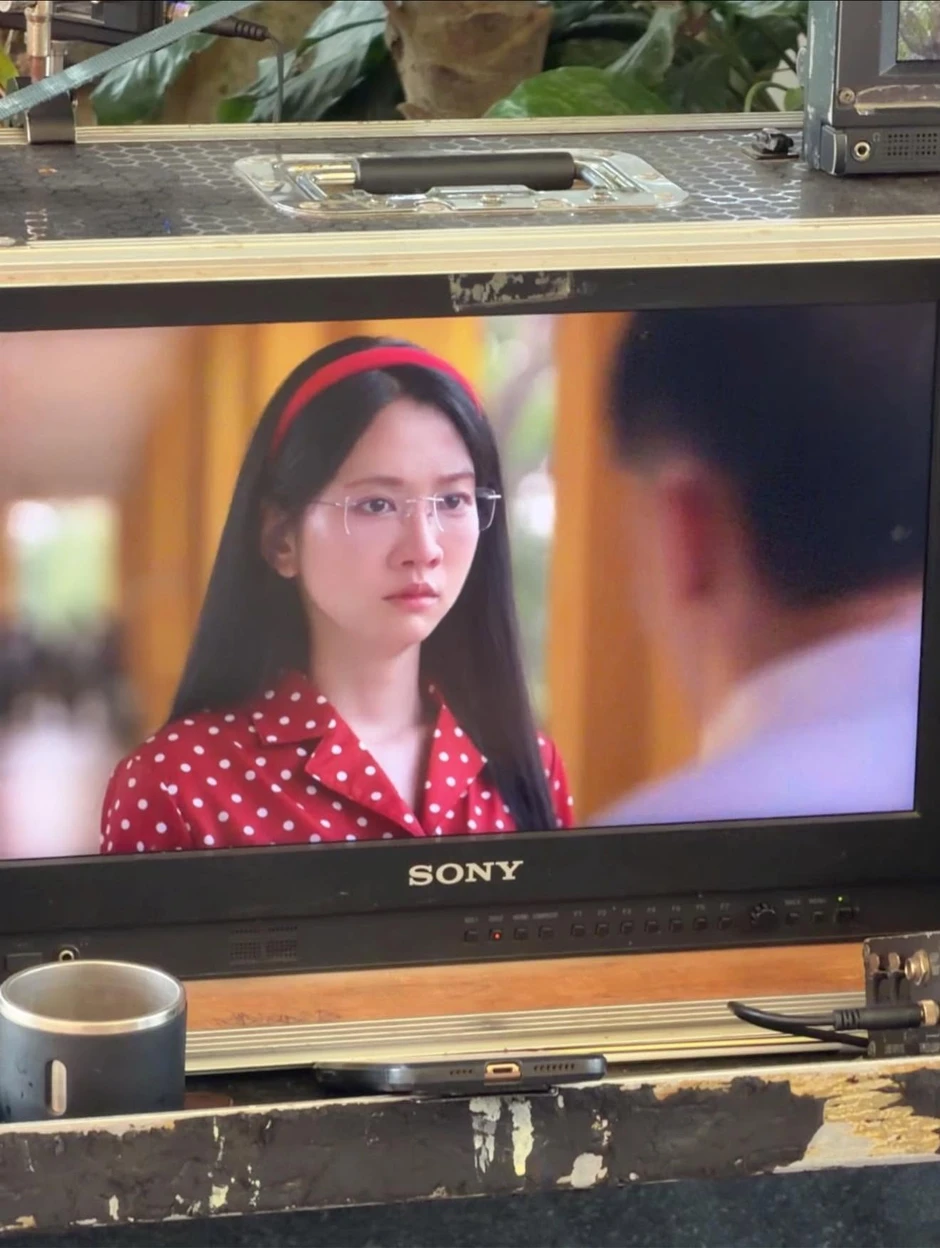 Lê Bống tuyên bố có "job" mới! Lê Bống tuyên bố có "job" mới!