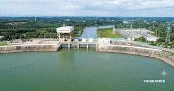 'Lên đời' đại công trình của Việt Nam: Đào 400.227 m3 đất đá, đổ 48.354 m3 bê tông, lắp đặt 2.103 tấn thiết bị
